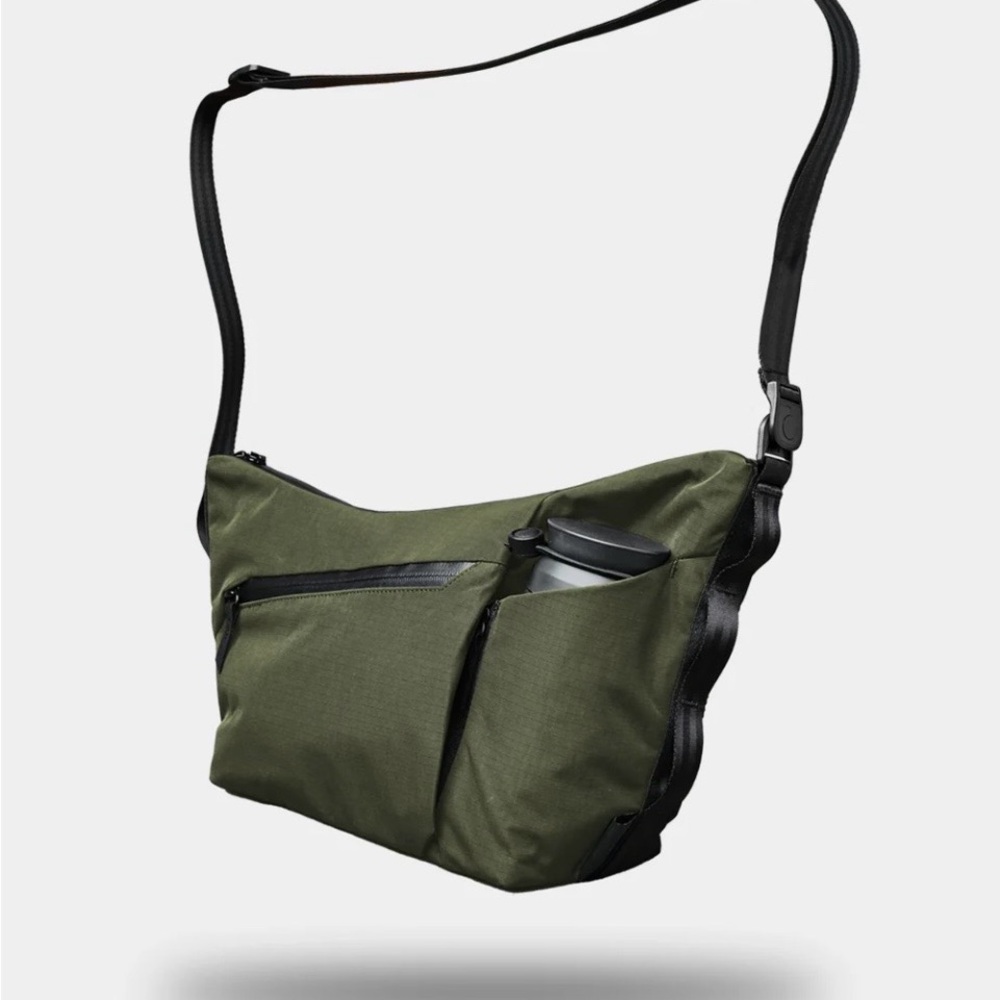NWT Alpaka Flow Satchel 4L - Green Crossbody Bag - A2